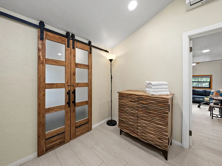 20276 Sycamore Dr — Photo 37