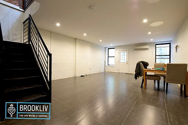 Rented by null | media 8