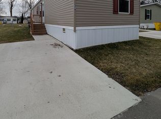 570 Apple St, Westland, MI 48186