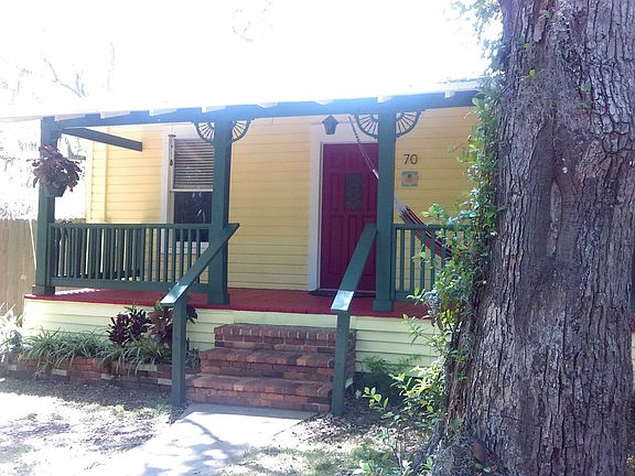 Climbing Jasmine on tree