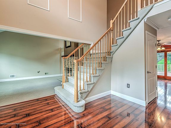 3rd image of 117 Bissett St
