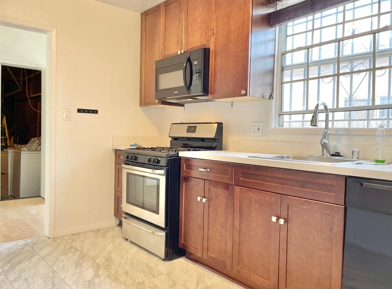 Studio, 500 sqft, $2,100 — Photo 4