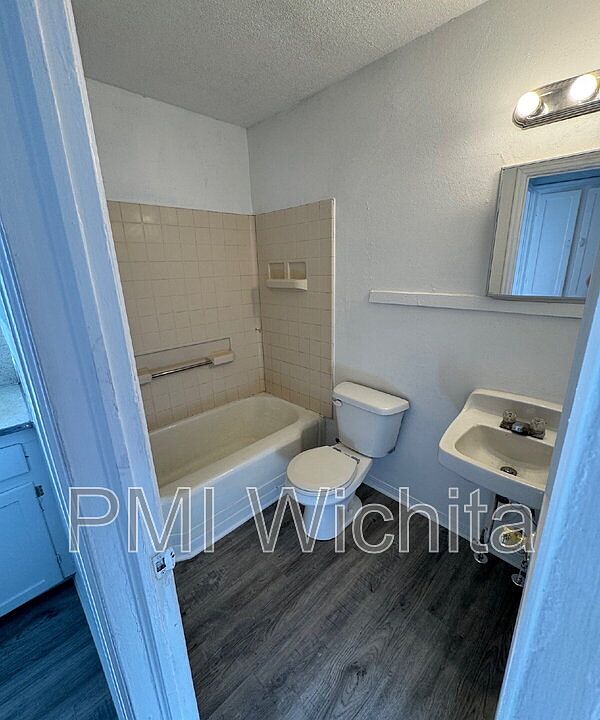 2nd image of 828 S Water St #4