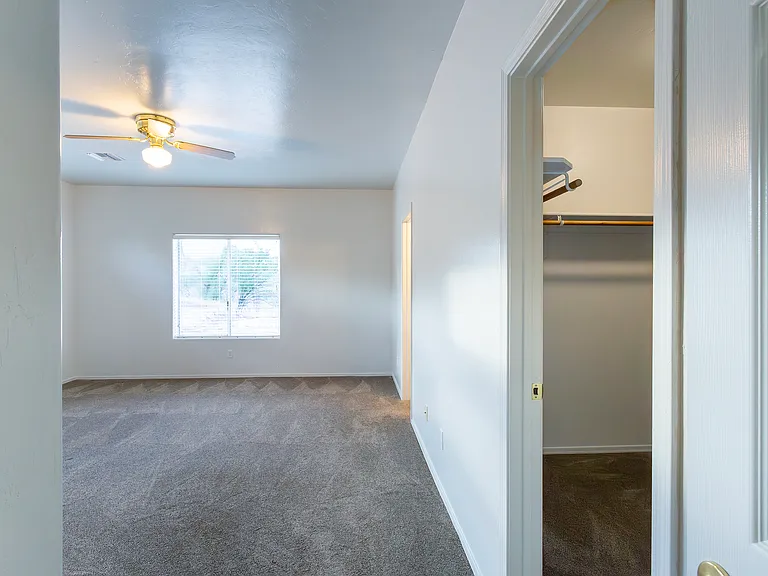 392 Falcon Ct — Photo 20
