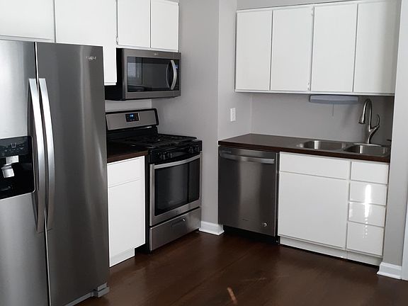 3rd image of 1521 Hildreth St