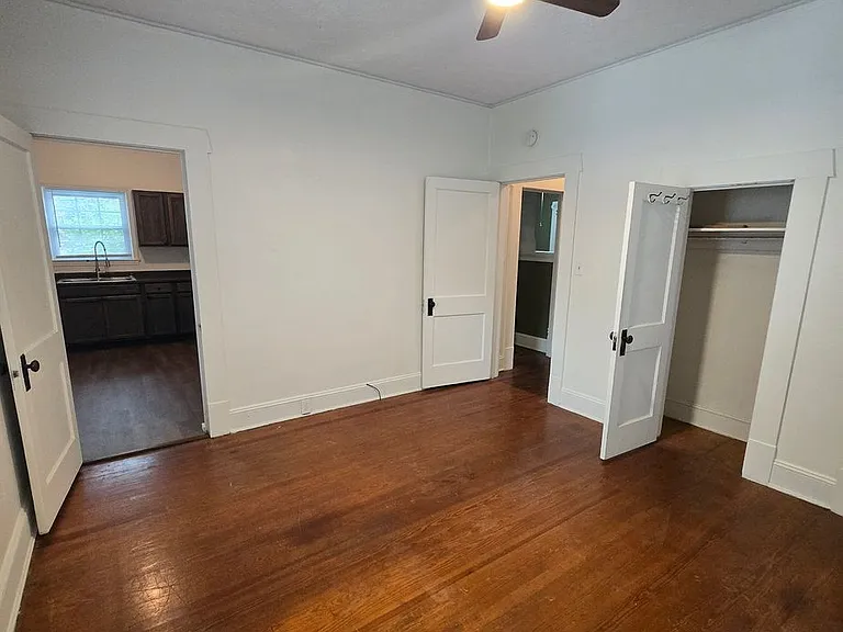 901 Montgomery Ave — Photo 20