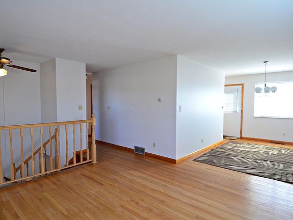 4th image of 287 E Washington Ave