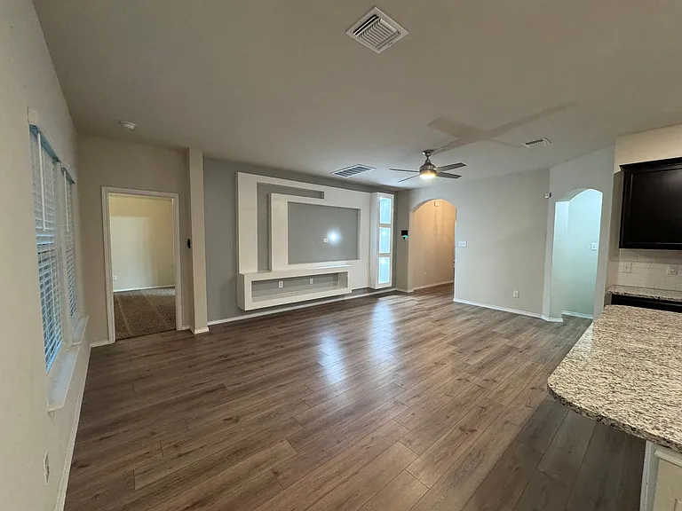 1812 Bee Creek Loop — Photo 6