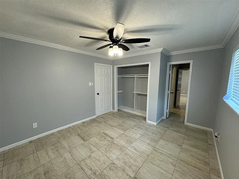 7910 Sands Point Dr — Photo 8
