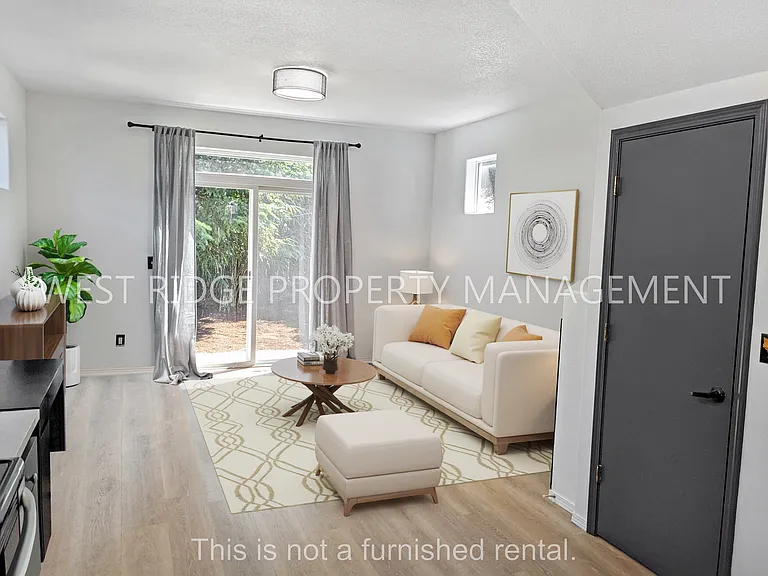 6824 N Astor St — Photo 5