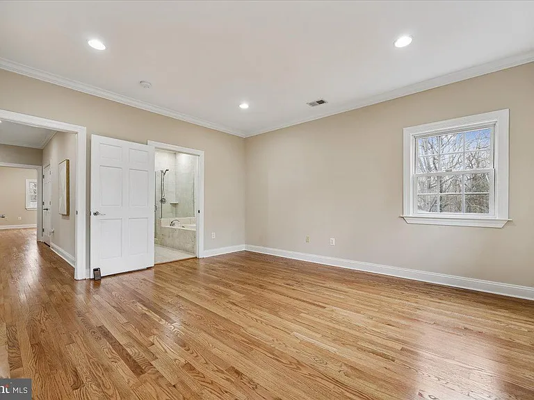 4902 Derussey Pkwy — Photo 69