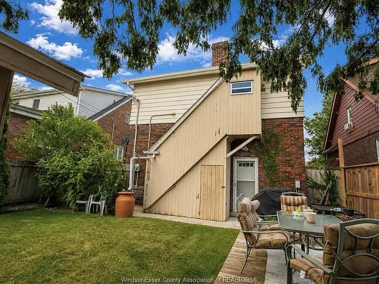 2177 Dougall Ave #UPPER — Photo 15