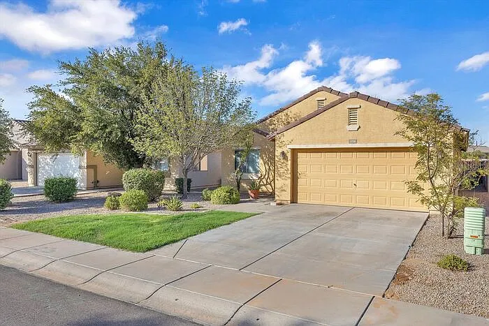 4 bed, 2.0 bath, 1678 sqft, $1,795 — Photo 2