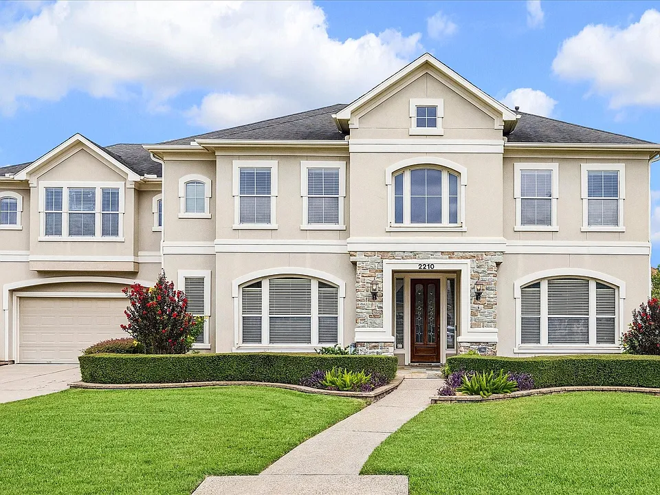 2210 Bywater Dr