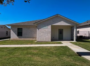 3050 Viking St, Denison, TX 75020