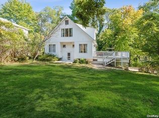 594 Meadow Rd, Kings Park, NY 11754