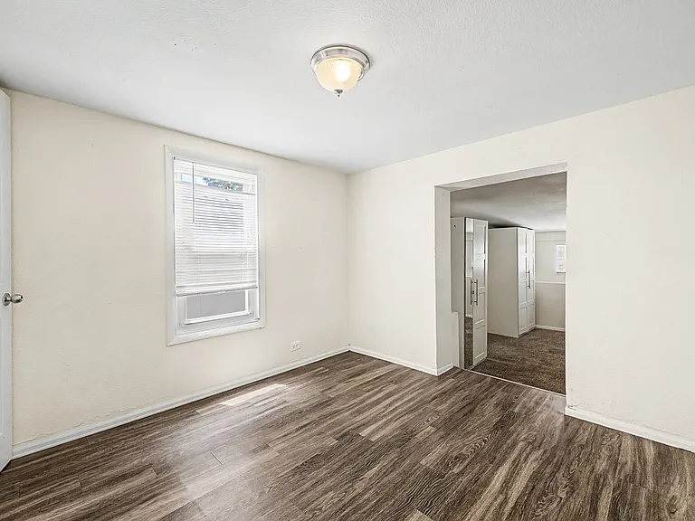 4731 N Vine St — Photo 10