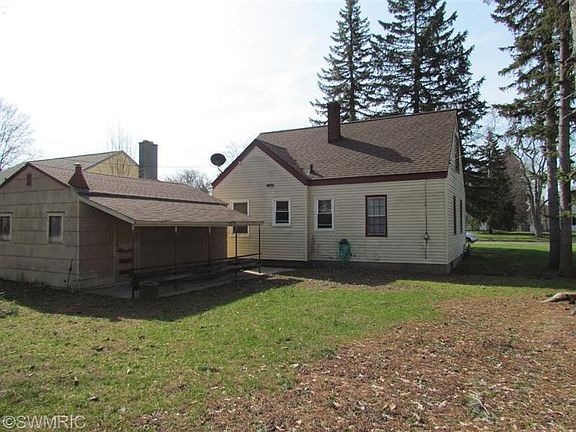 4th image of 68 Gordon Blvd