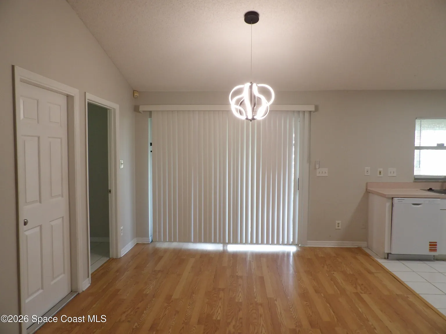 2 bed, 2.0 bath, 1229 sqft, $1,795 — Photo 4