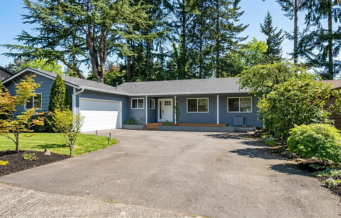 3 bed, 1300 sqft, $3,750 — Photo 1