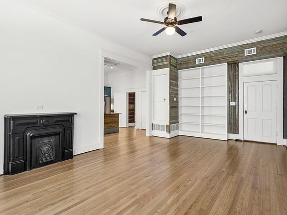 3rd image of 1419 Beaumont St #1
