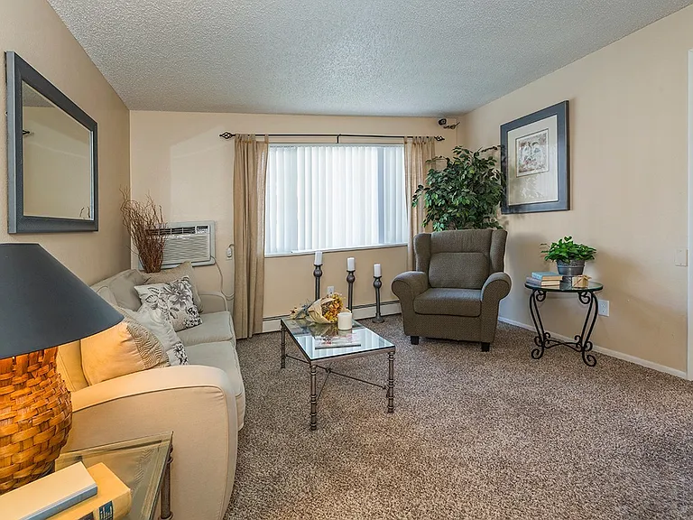 Park Ridge Apartments — Photo 3