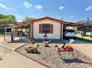 112 Autumn Ln, Zapata, TX 78076