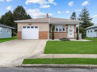 54 Pirogue St, Toms River, NJ 08757