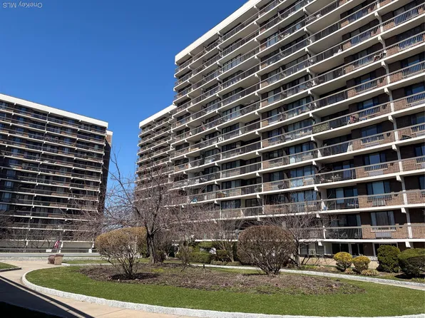 152-18 Union Turnpike #209P, Flushing, NY 11367