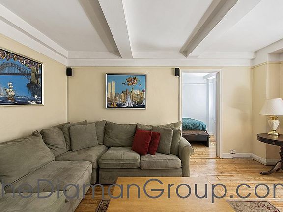 5th image of 155 E 49th St #6A