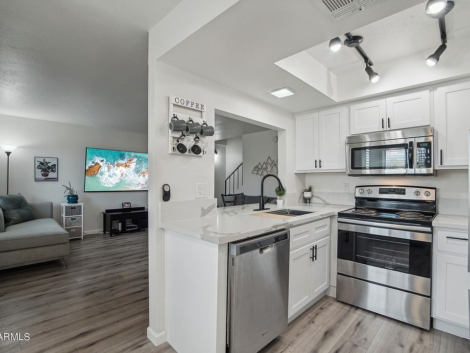 1st image of 2311 E HARTFORD Avenue #3