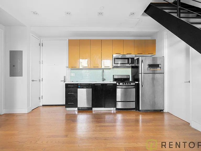 105 Vanderveer St #303B — Photo 3