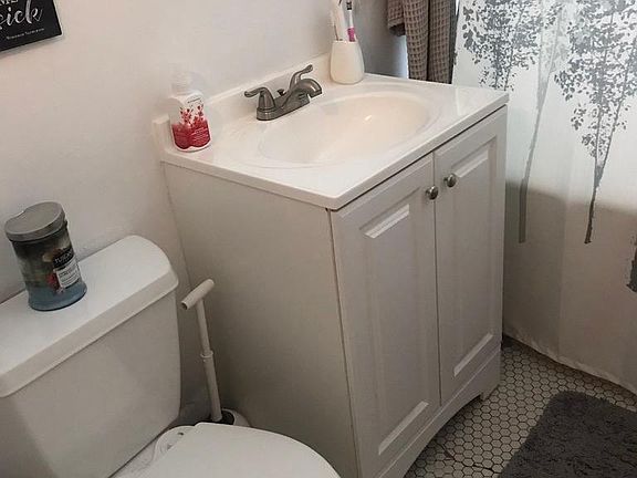 2nd image of 2526 N Kedzie Blvd APT 3W