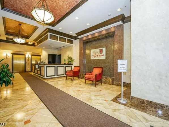 48 S Park St #412, Montclair Twp., NJ 07042