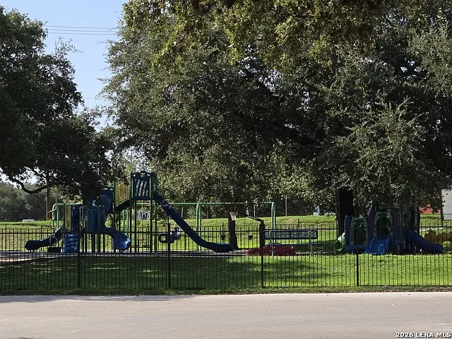 12011 Faithcrest — Photo 36