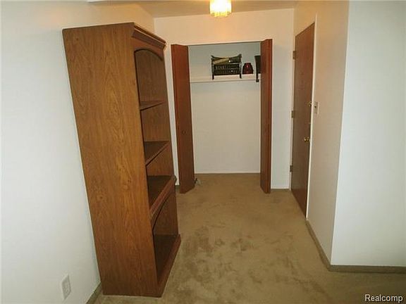 2nd image of 20931 Wildwood Dr