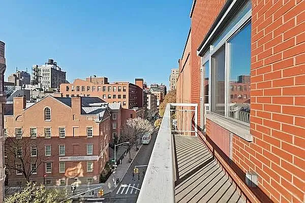 Rented by REAL New York | media 18