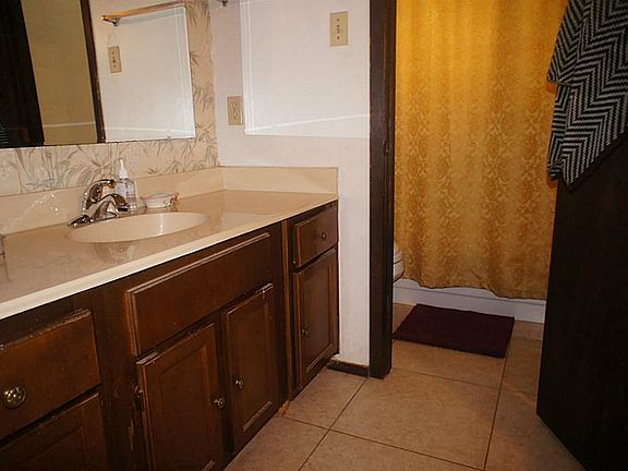 5th image of 6914 La Violetta Dr
