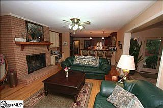 4th image of 17 Saint Augustine Dr