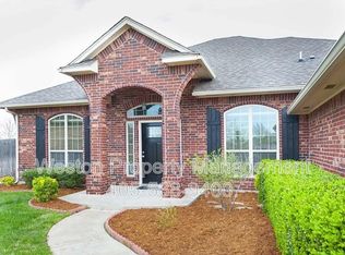 19136 Cottonwood Ct, Edmond, OK 73012