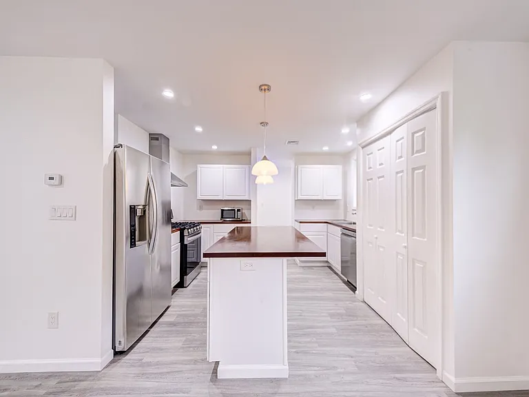 1250 North Ave — Photo 22