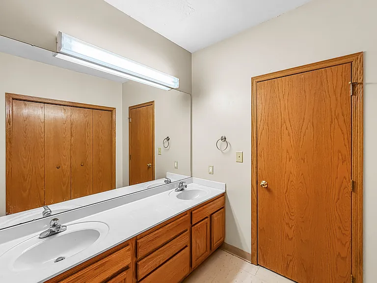 118 N 3rd St #B — Photo 14