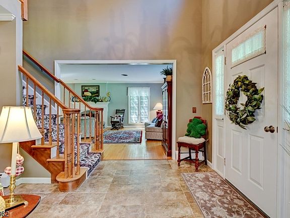5th image of 30 Cherry Tree Ln