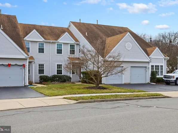 14 Aspen Ct, Bordentown, NJ 08505