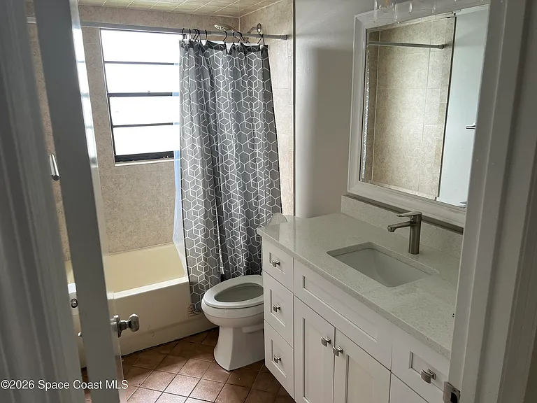 2157 Clover St NE — Photo 9