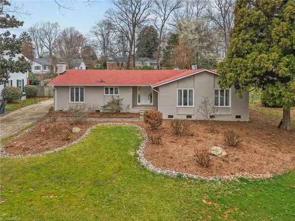 2009 Downing St, Greensboro, NC 27410