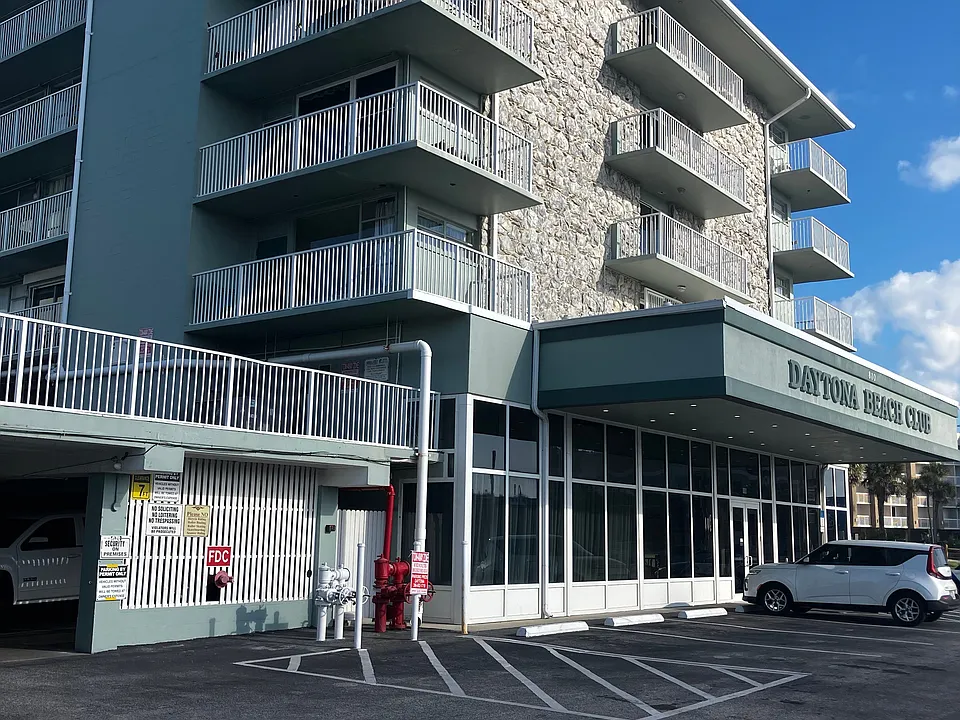 800 N Atlantic Ave #413