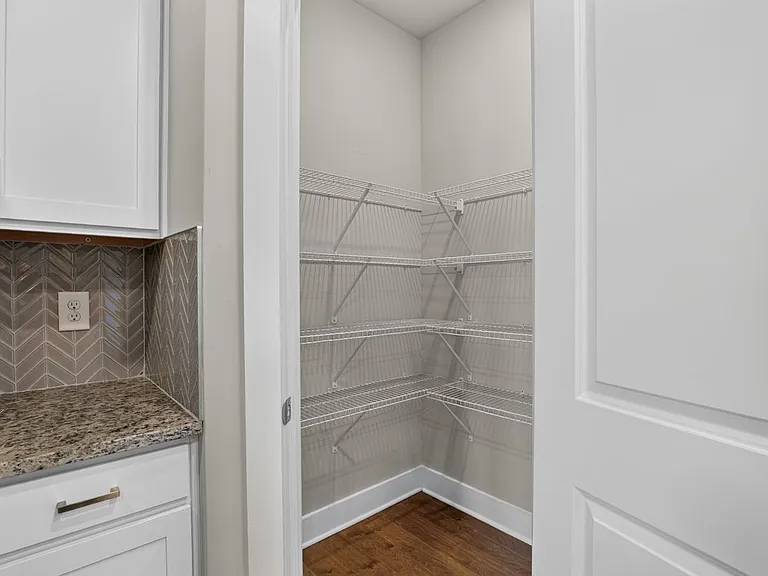 4787 Wellesley Dr — Photo 10