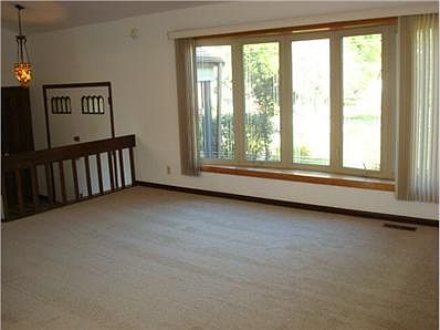 2nd image of 305 Monterey Dr