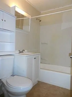 Studio, 550 sqft, $1,700 — Photo 2